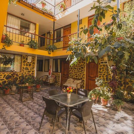 Intitambo Hotel أويانتيتامْبو المظهر الخارجي الصورة