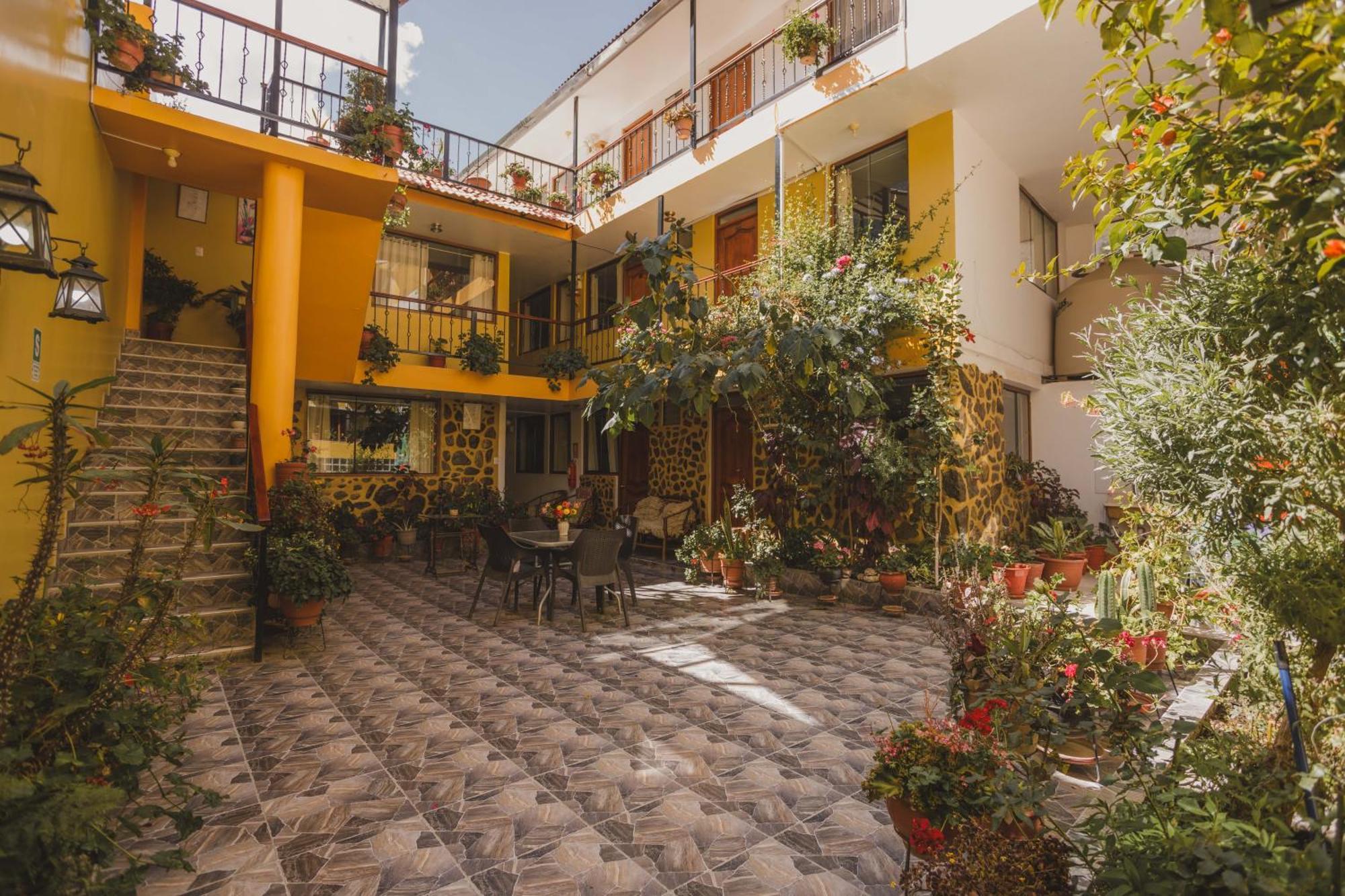 Intitambo Hotel أويانتيتامْبو المظهر الخارجي الصورة